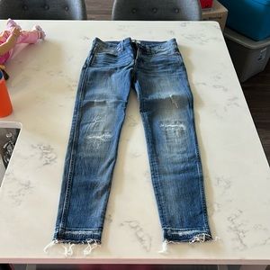 like new Madewell Skinny distressed jeans! Size 28